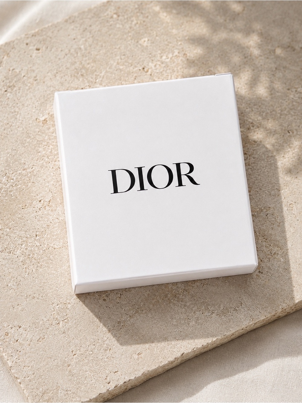 Dior Beige Linen Round Mirror Keychain Bag Charm Gold Clasp New In Box VIP/GWP - Picture 3 of 6